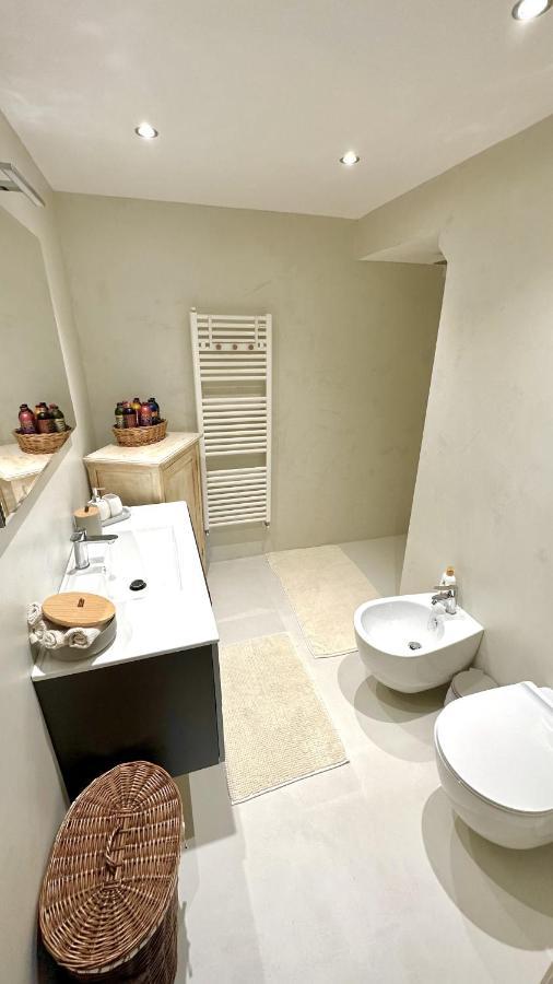 Ad Apartment *
